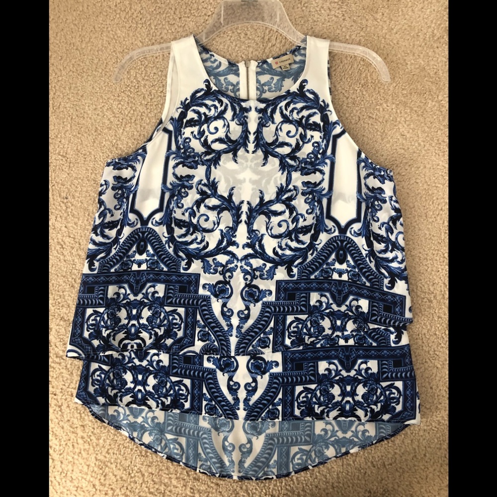 ❤️ CREMIEUX. NWT. Beautiful blouse!